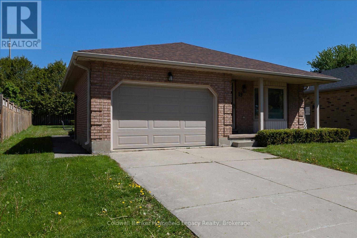 19 MEADOWRIDGE DRIVE, St. Marys