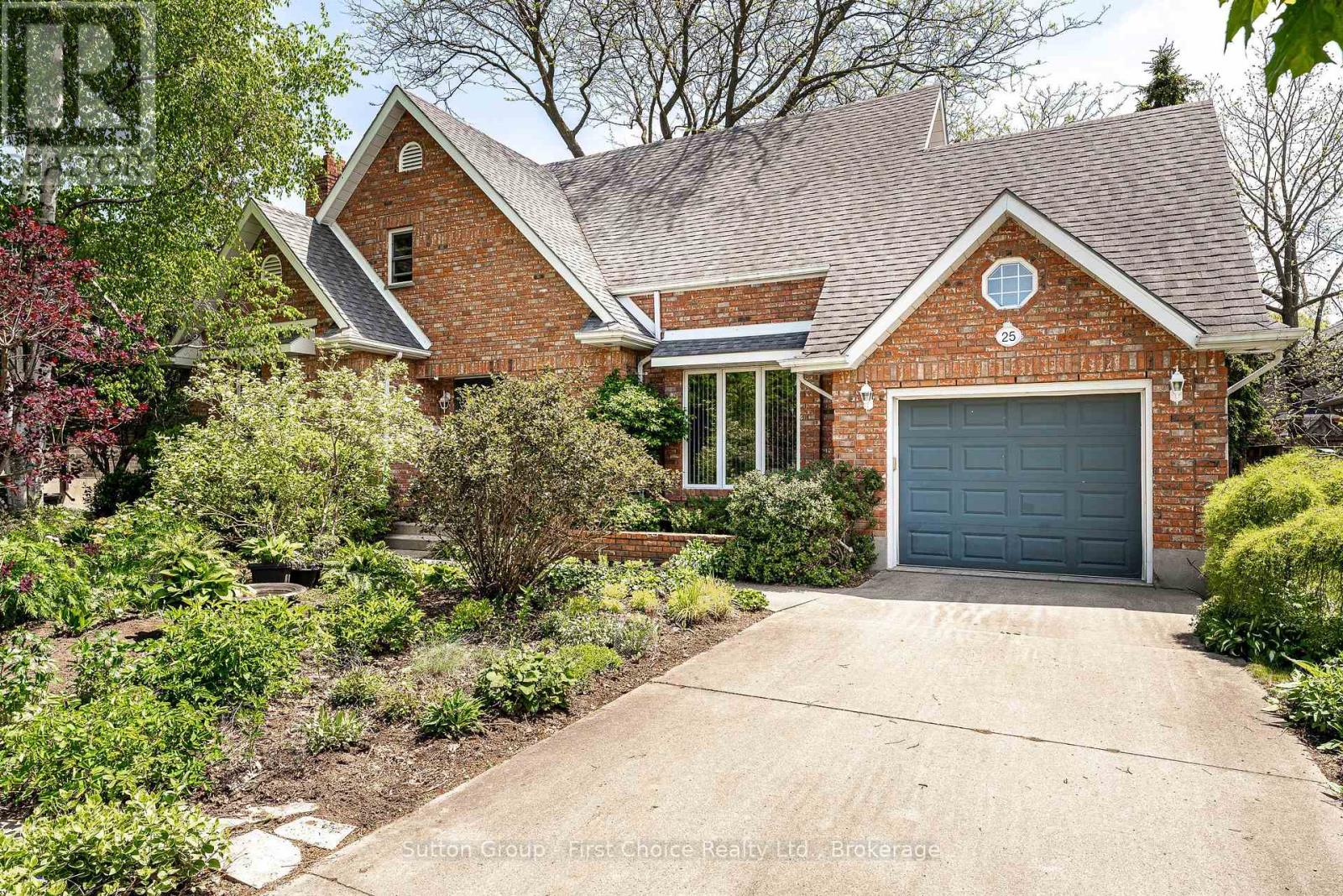 25 WHITE STREET, Stratford