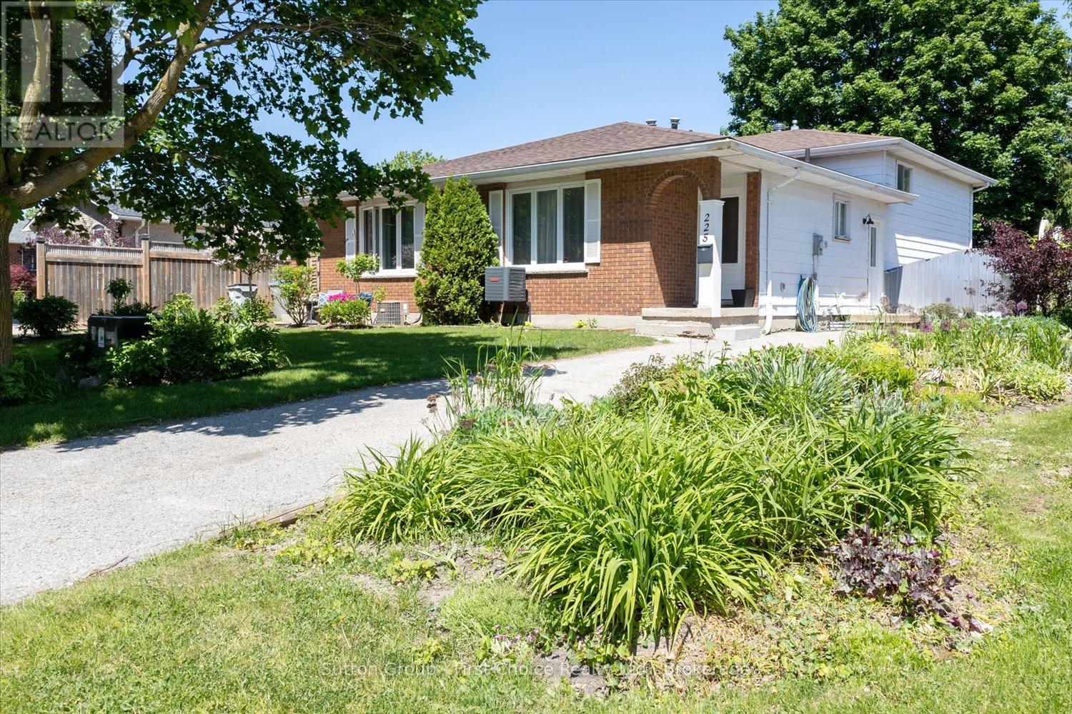 225 HURON STREET S, St. Marys