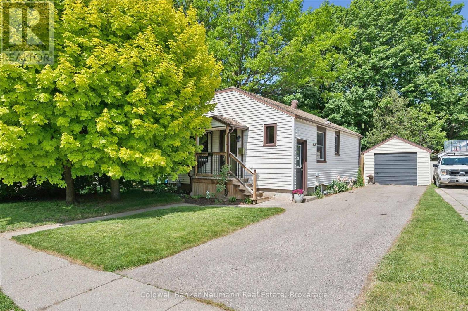 153 WINSTON BOULEVARD, Cambridge