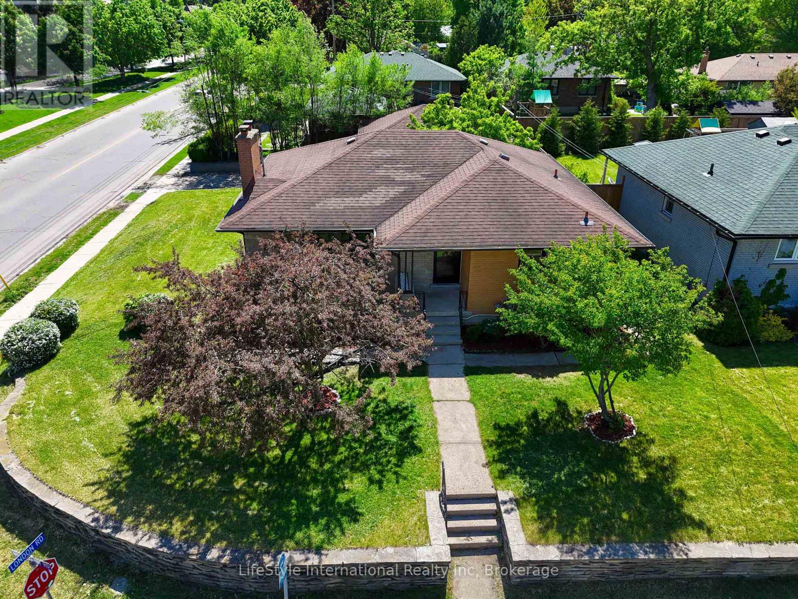 2 WESTMOUNT ROAD, Guelph (Exhibition Park)