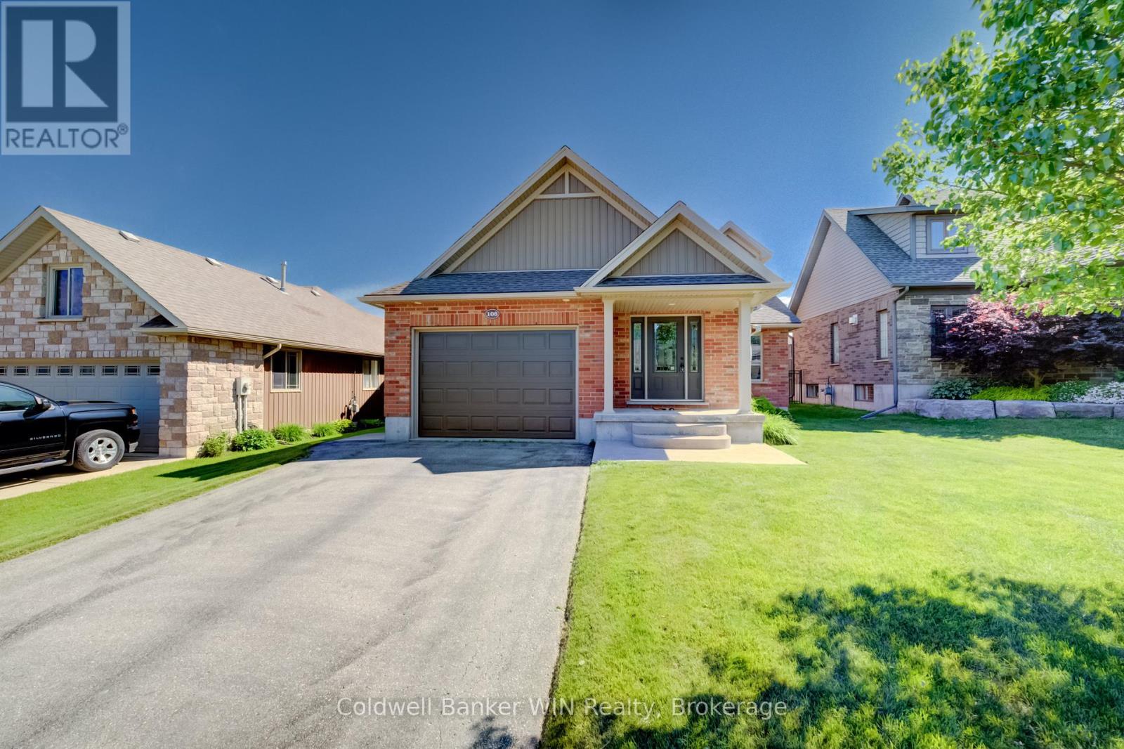108 RUBY S CRESCENT, Wellington North (Mount Forest)