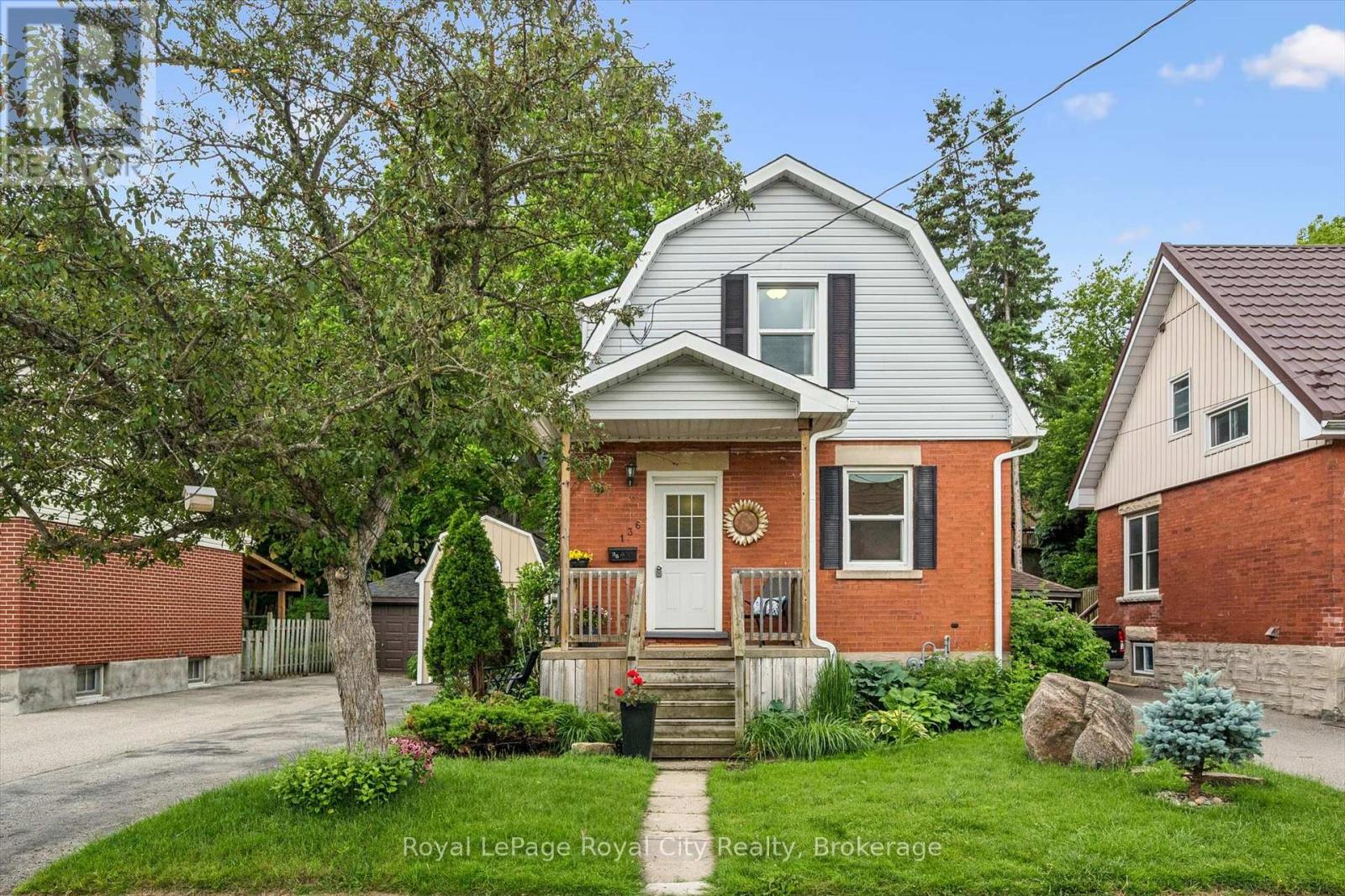 136 ALMA STREET N, Guelph (Junction/Onward Willow)