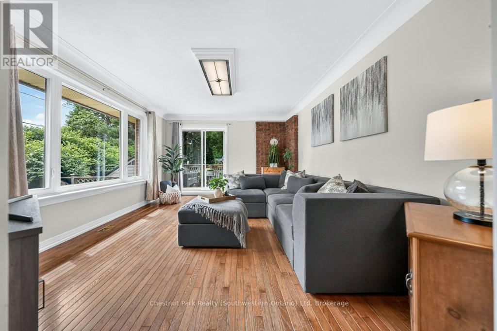 39 CEDAR STREET, Guelph (Dovercliffe Park/Old University)