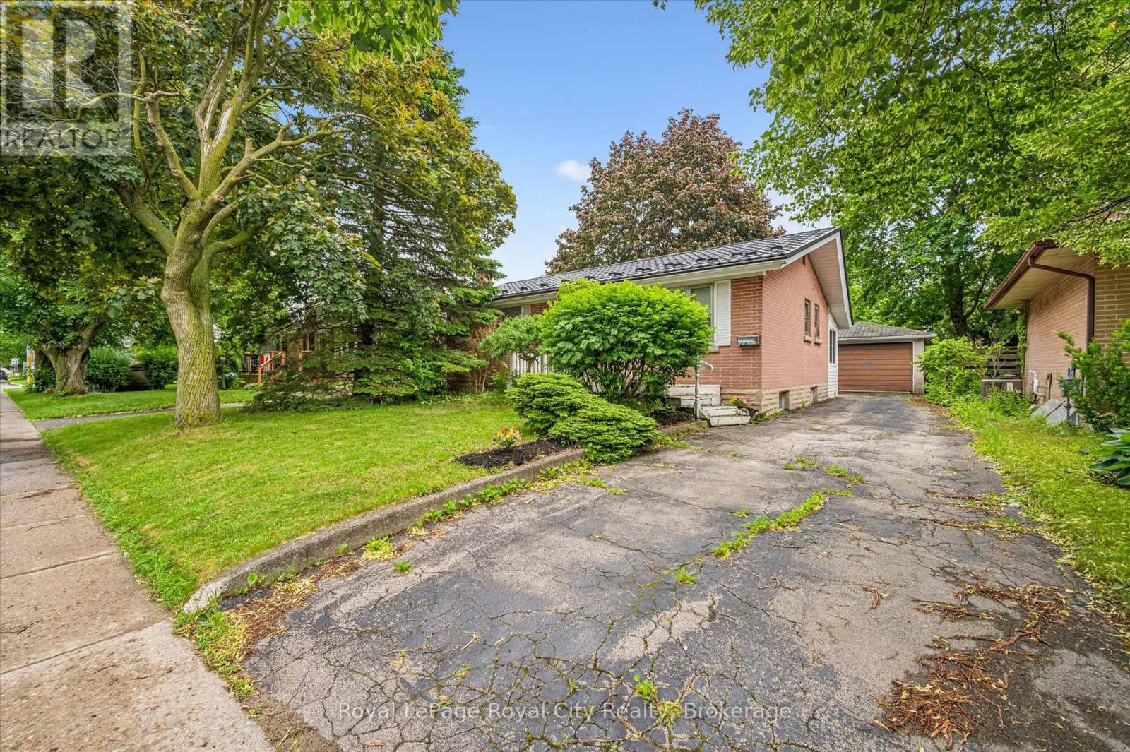 87 CASSINO AVENUE, Guelph (St. George s)