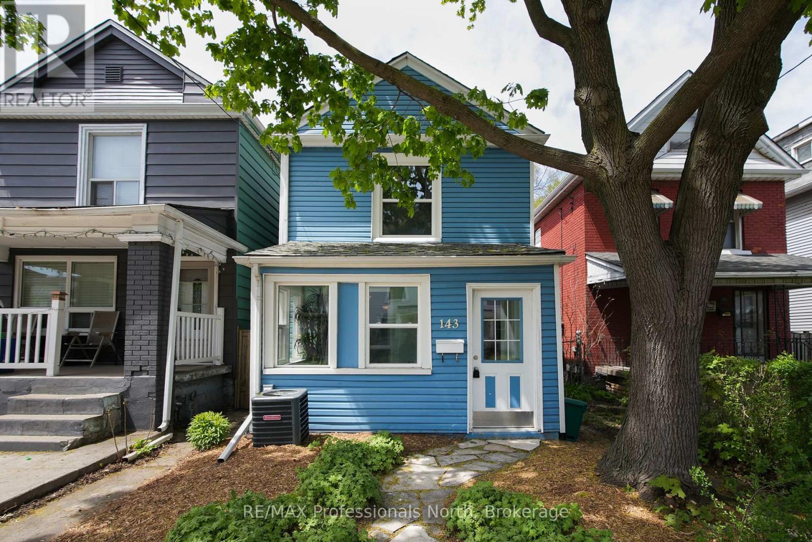 143 BARNESDALE AVENUE N, Hamilton (Stipley)