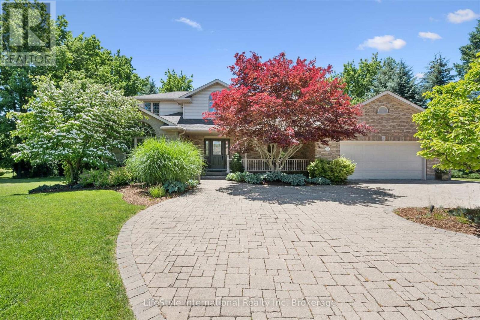 12 OCHS DRIVE, Puslinch (Morriston)