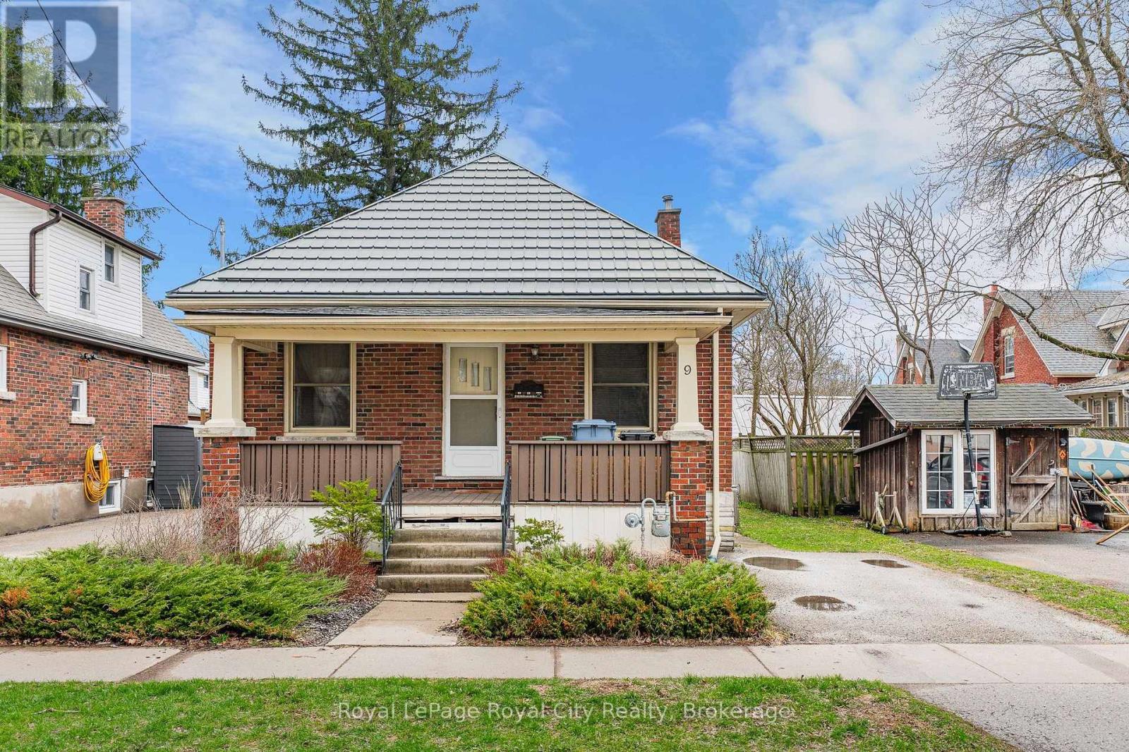 9 STULL AVENUE, Guelph (Exhibition Park)