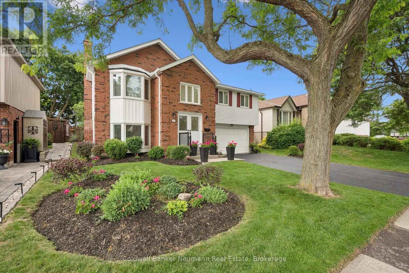 106 WOODBOROUGH ROAD, Guelph (Kortright West)