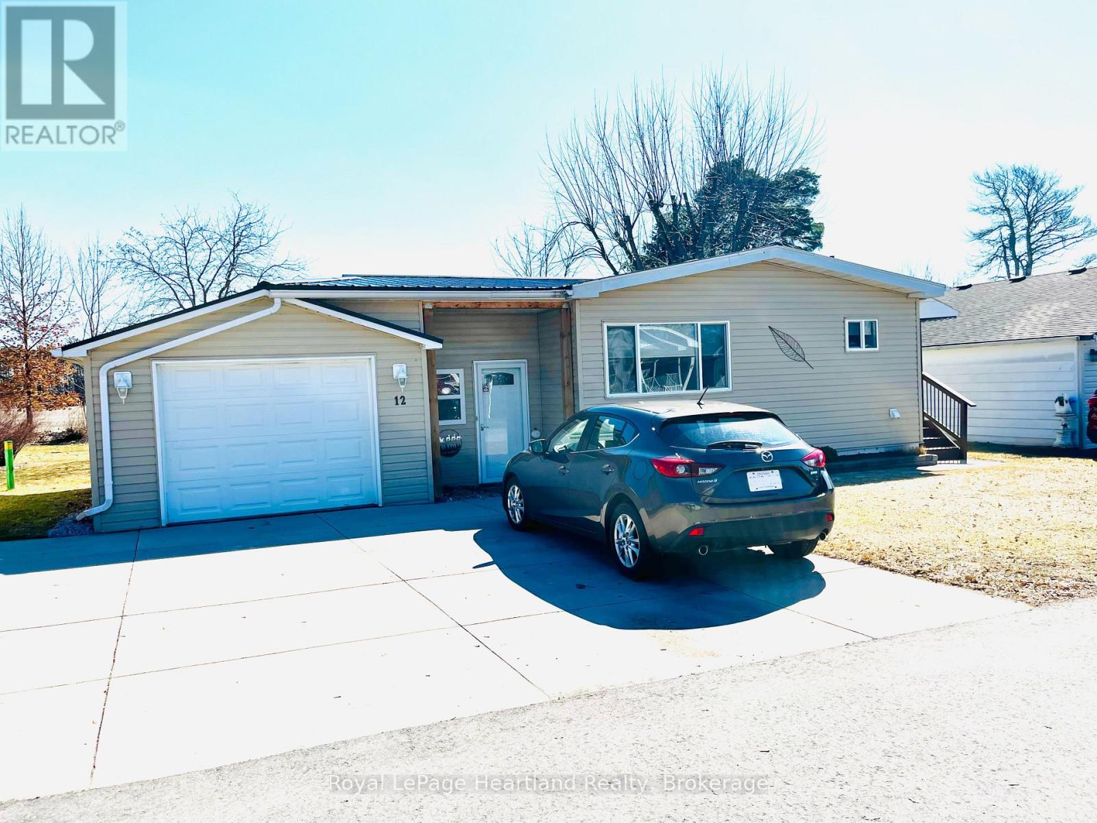 12 VELMA STREET, Strathroy-Caradoc (SW)