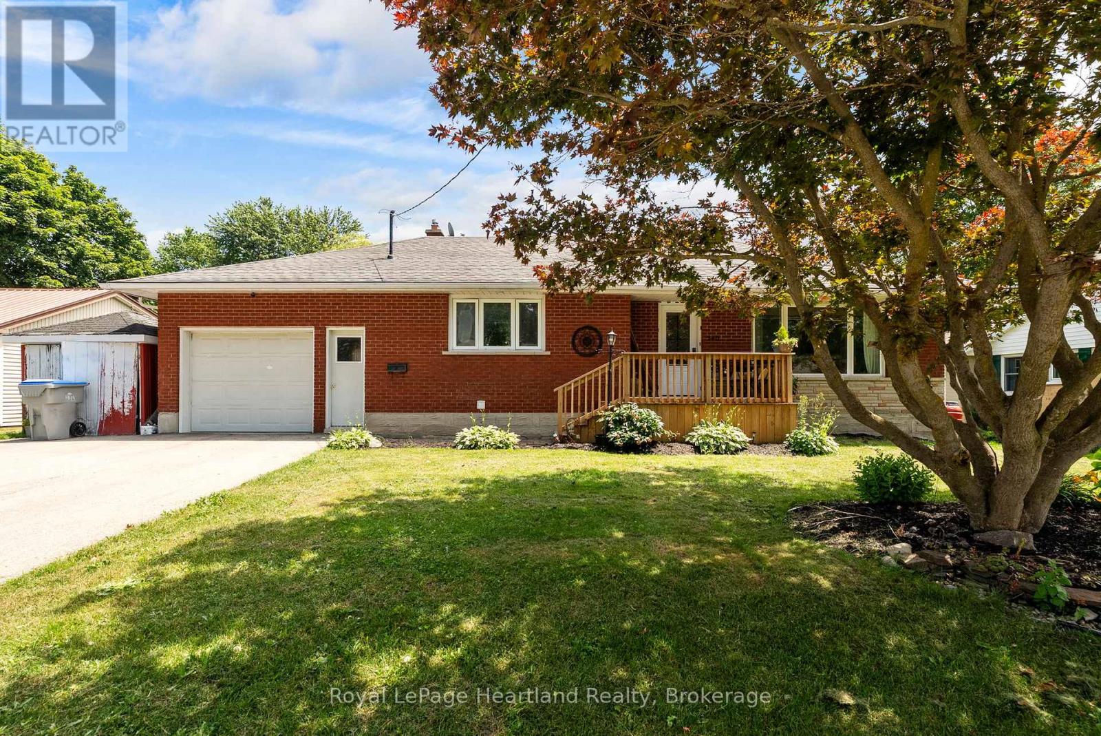 240 ELM AVENUE N, North Perth (Listowel)