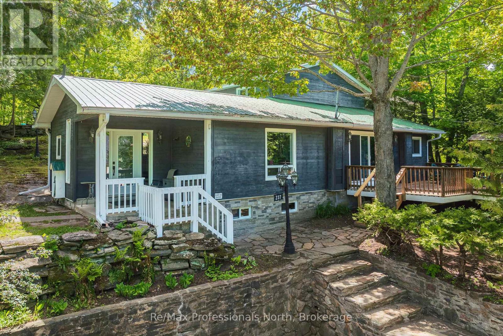 237 MUSQUASH ROAD, Gravenhurst (Muskoka (S))