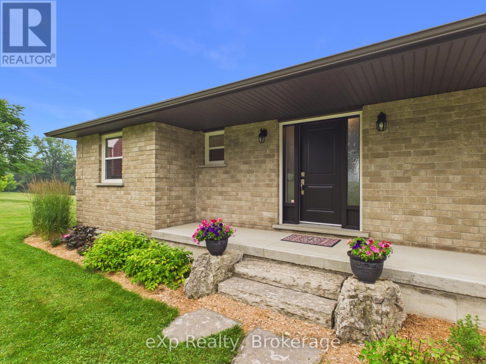 207 EDMUND STREET, West Grey