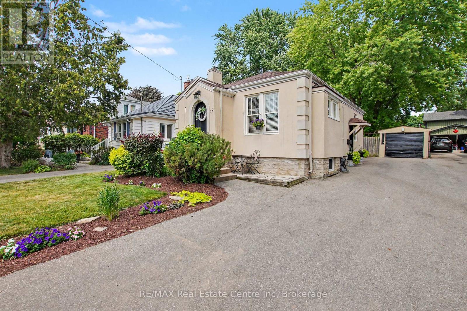 15 ELGIN STREET N, Cambridge