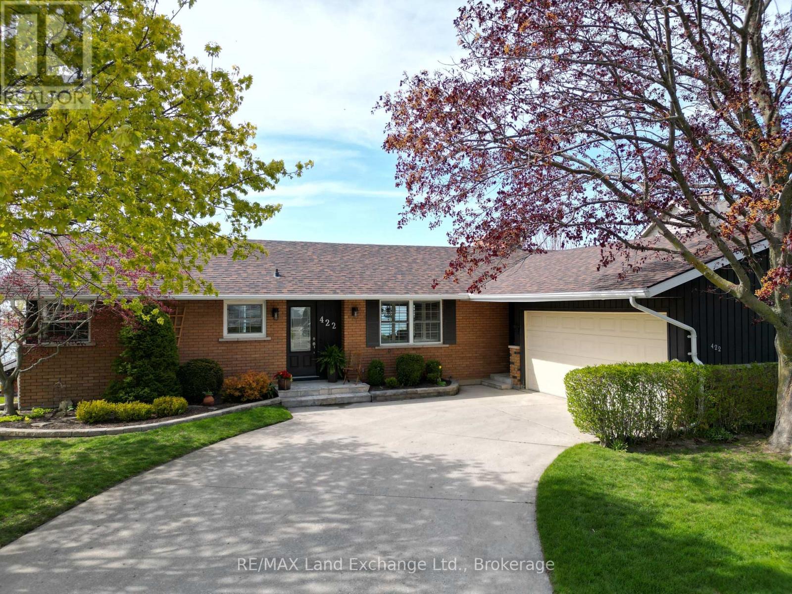 422 PENETANGORE ROW, Kincardine
