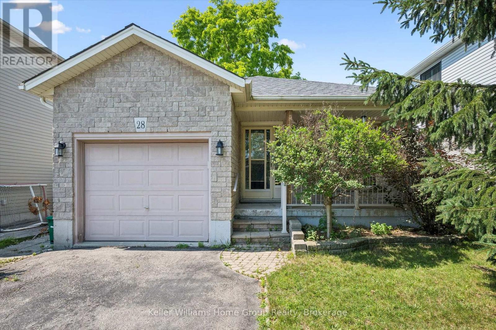 28 PEGLAR CRESCENT, Centre Wellington (Fergus)