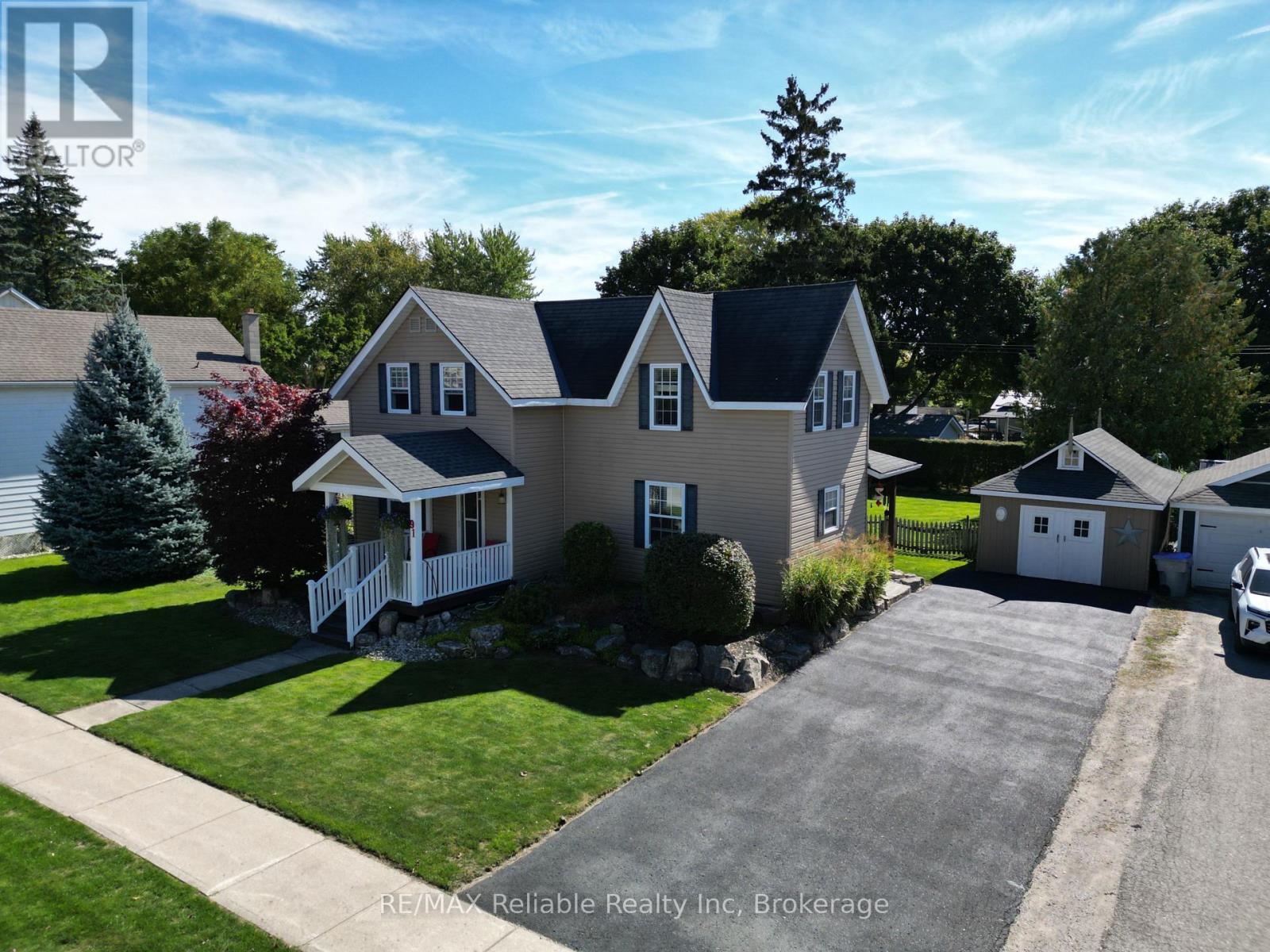 91 KING STREET, Bluewater (Hensall)