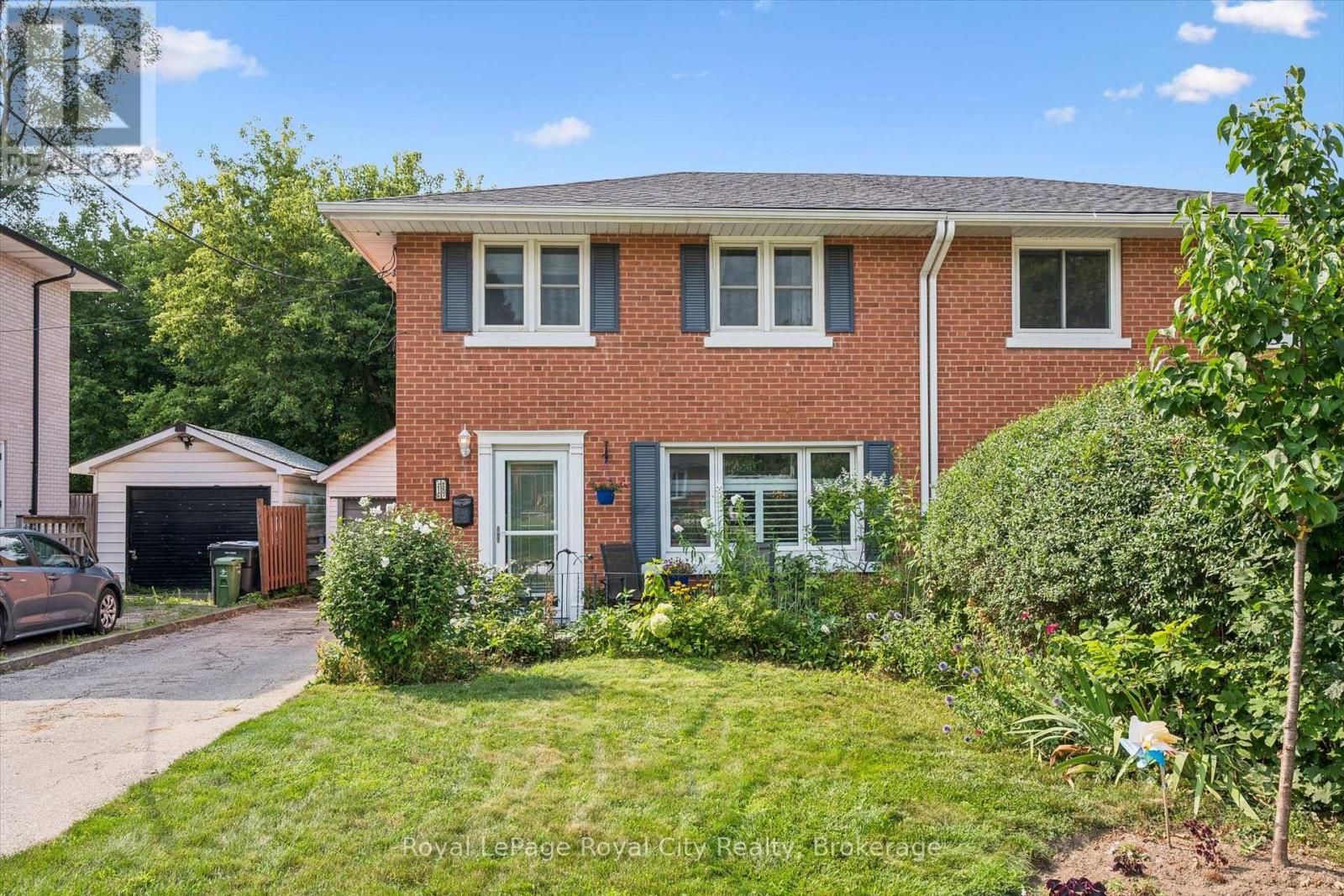 18 JUNE AVENUE, Guelph (Riverside Park)