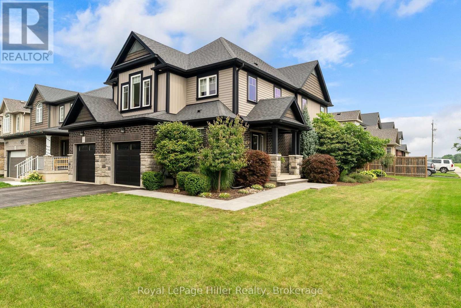 15 ROBERTSON DRIVE, Stratford