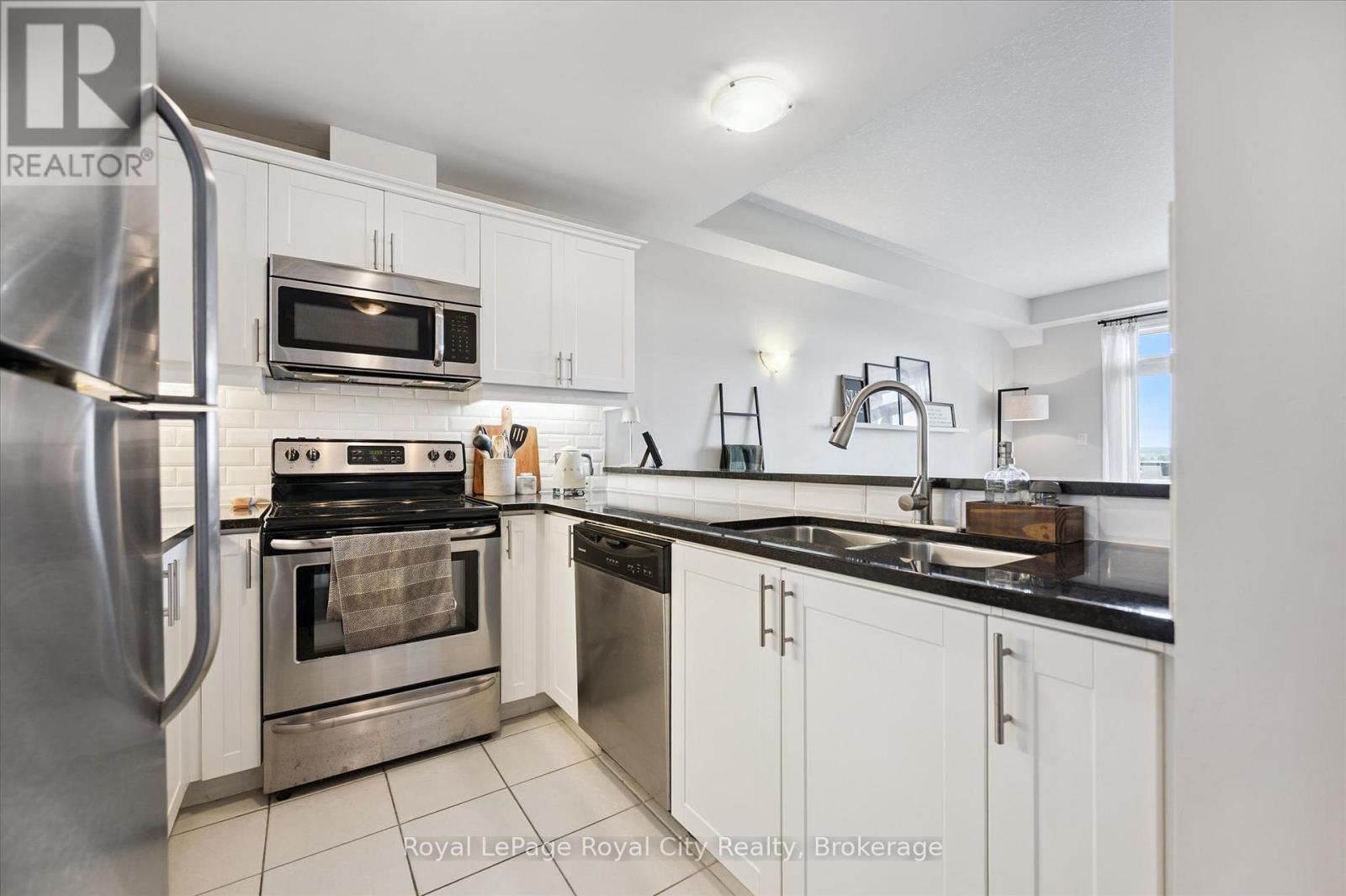 403 - 2 COLONIAL DRIVE, Guelph (Pineridge/Westminster Woods)