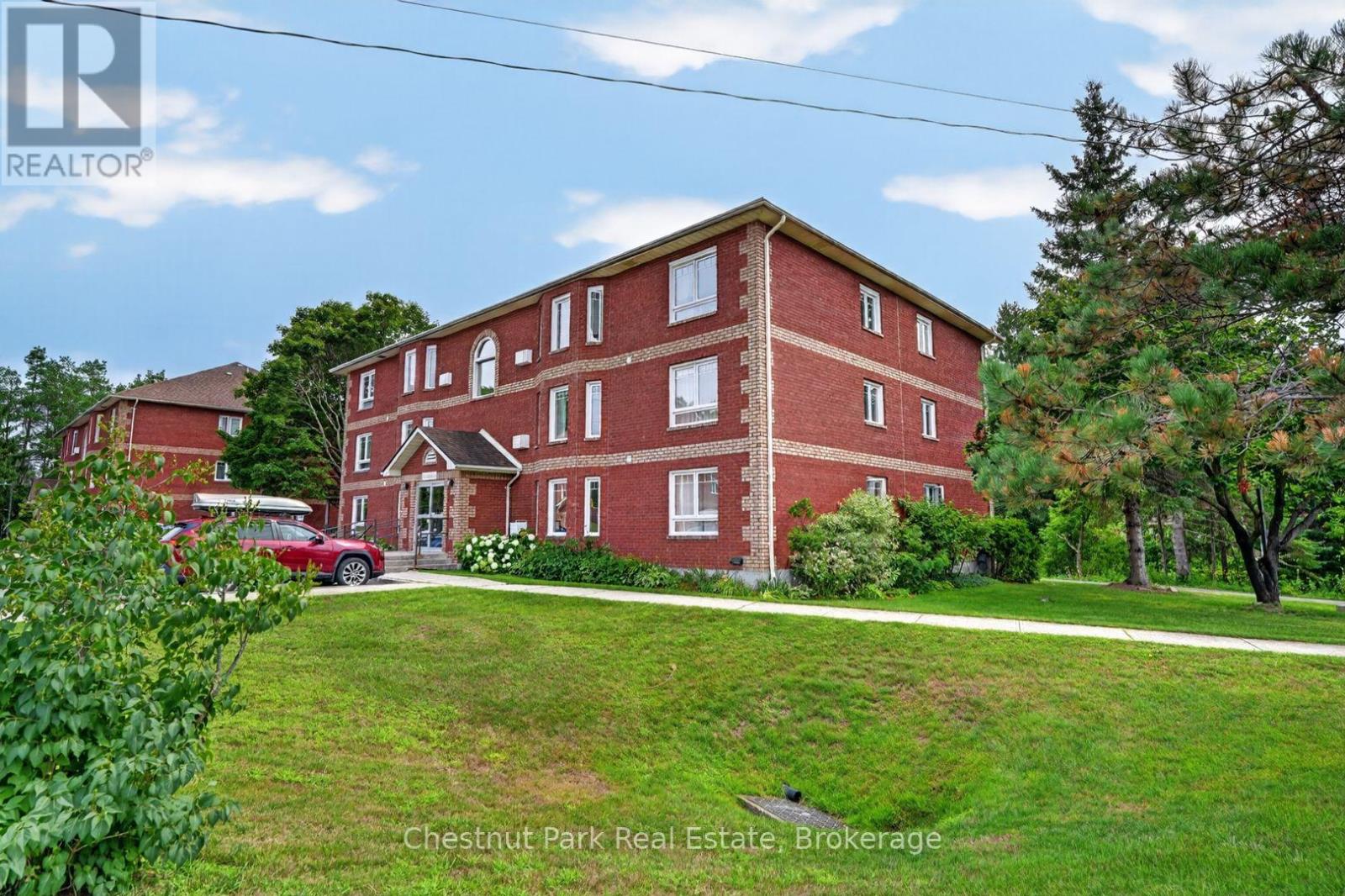 202C - 661 CEDAR LANE, Bracebridge (Macaulay)