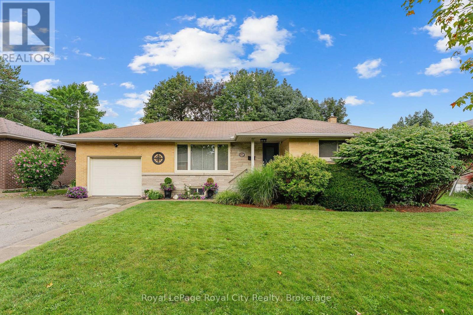 12 TOBEY AVENUE, Guelph (St. George s)