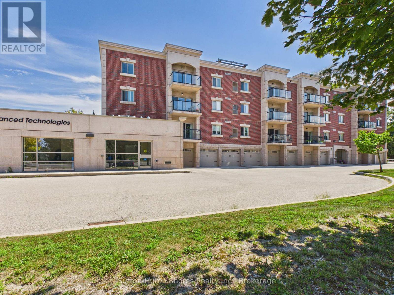 402 - 221 ADELAIDE STREET, Saugeen Shores