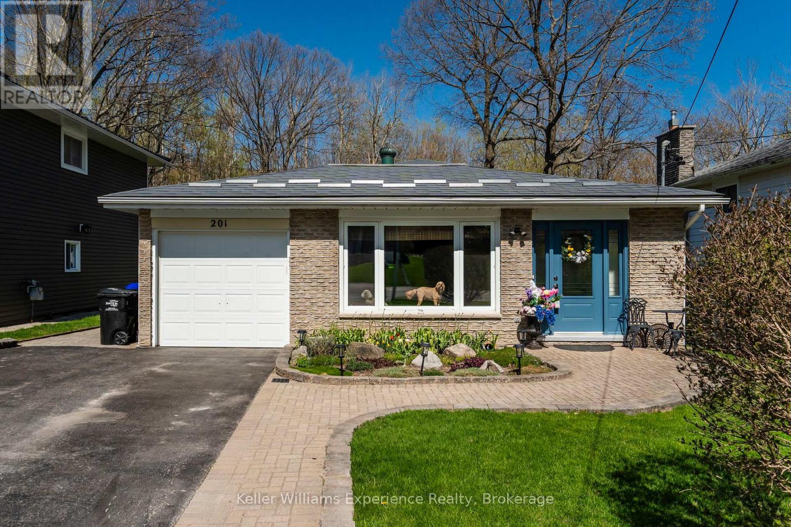 201 BAYFIELD AVENUE, Midland