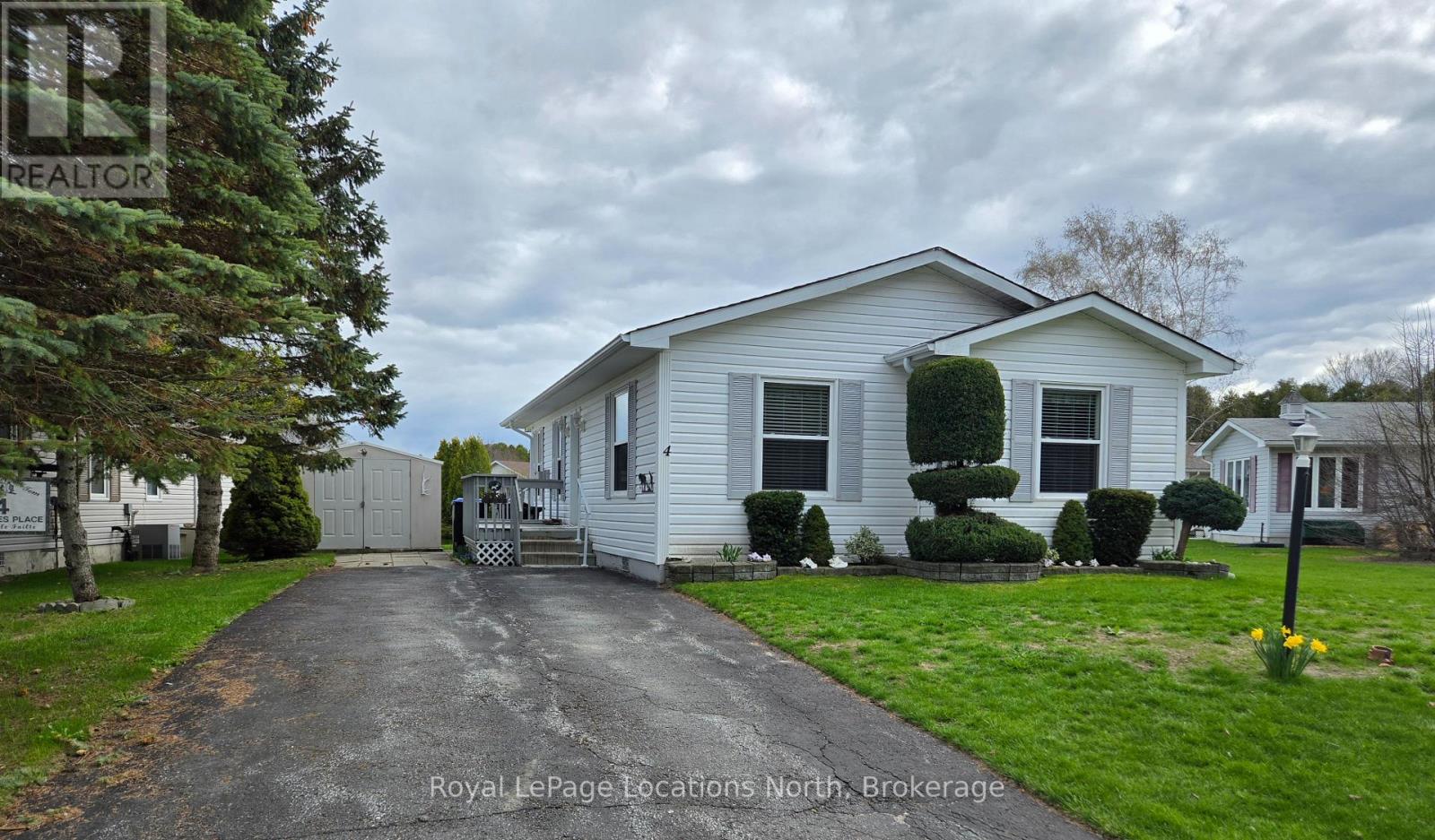 4 ST. JAMES PLACE, Wasaga Beach