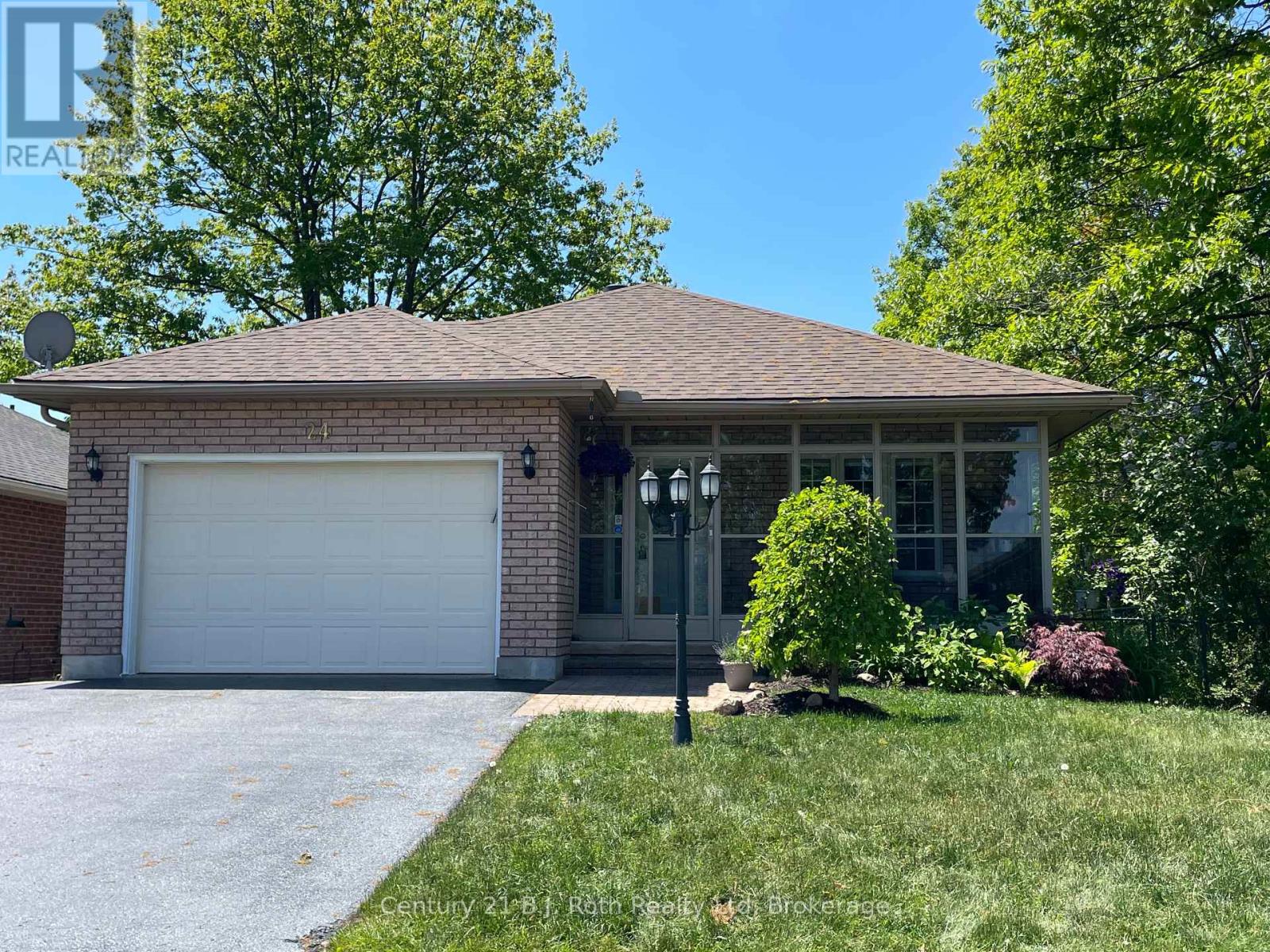 24 MARCHAND DRIVE, Penetanguishene