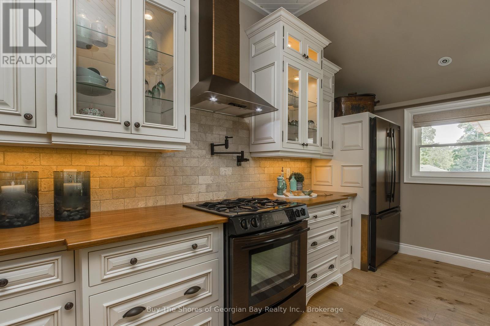 40 POLISH AVENUE, Penetanguishene