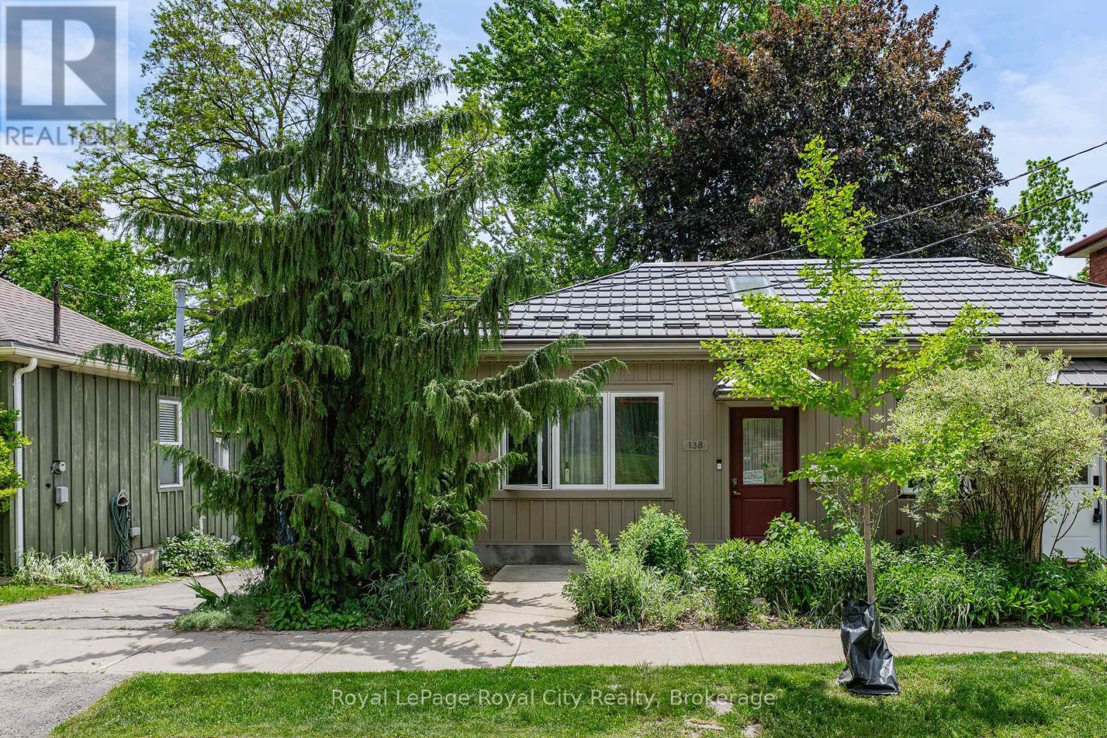 138 ARTHUR STREET N, Guelph (St. George s)