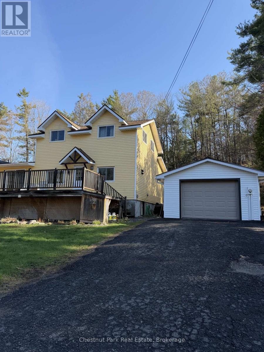 12 FERNDALE ROAD, Muskoka Lakes (Medora)