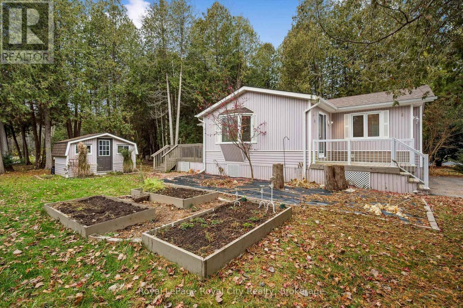 10 SPRUCE AVENUE, Puslinch