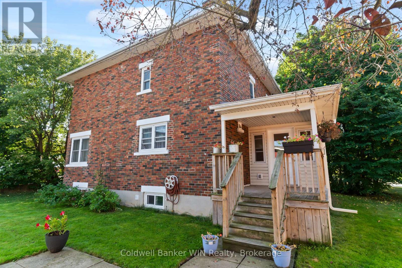 121 QUEEN STREET W, Wellington North (Mount Forest)
