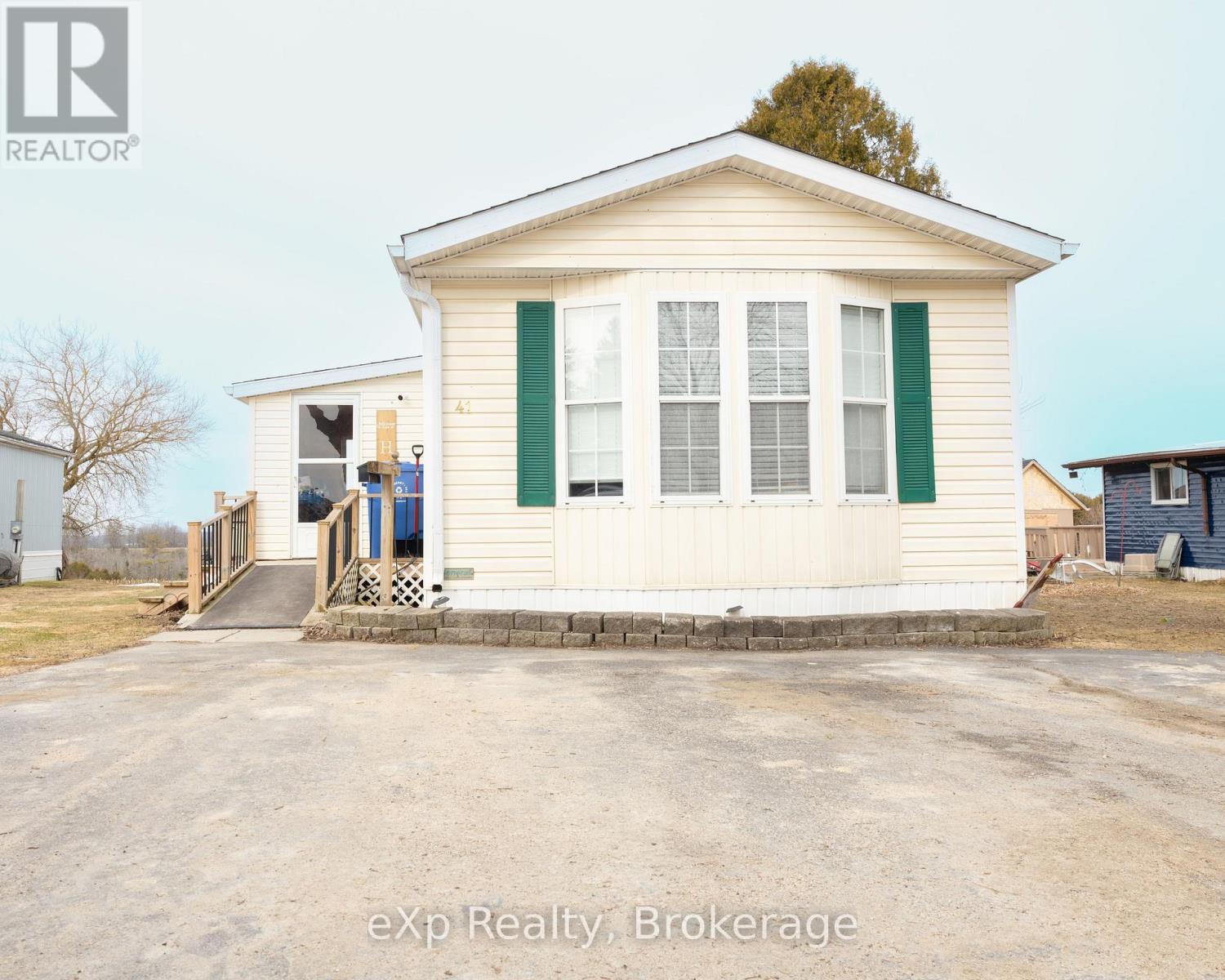 UNIT No.41 - 302694 DOUGLAS STREET, West Grey