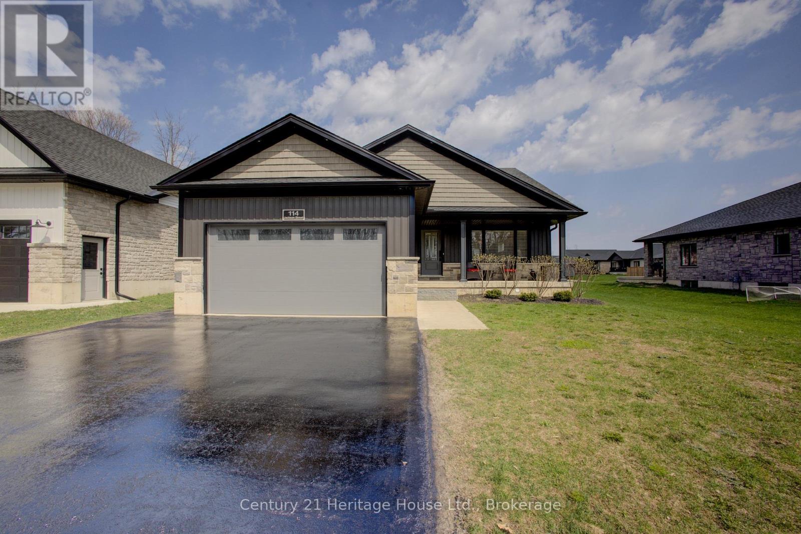 114 JACKSON STREET, West Grey