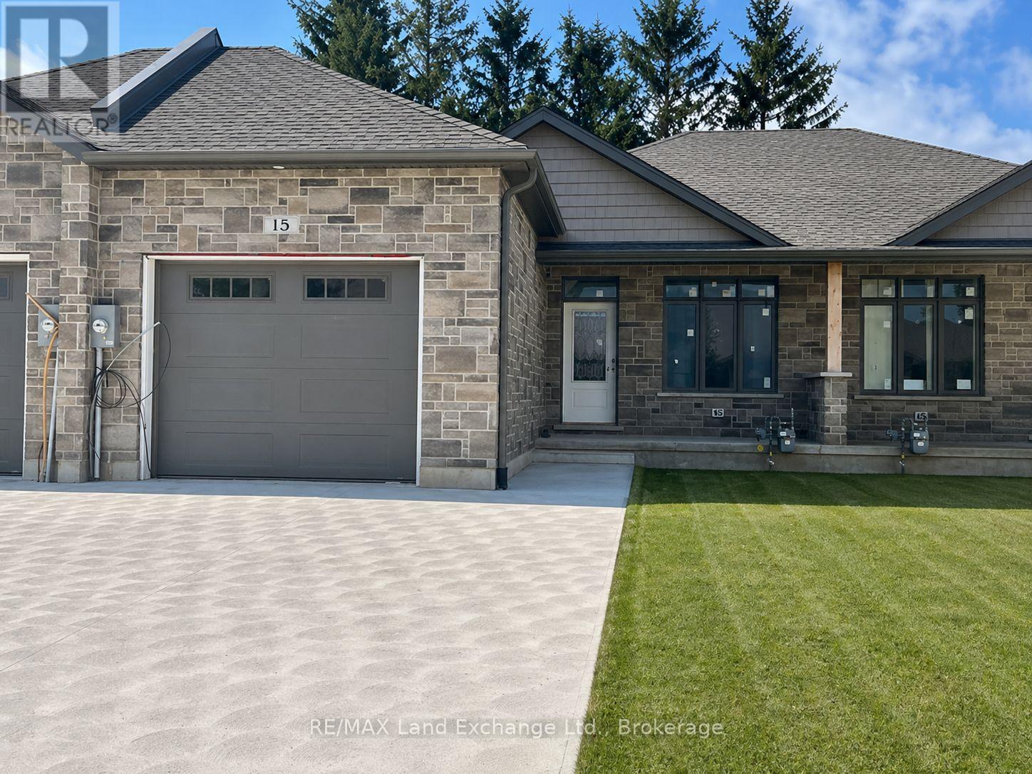 15 NYAH COURT, Kincardine