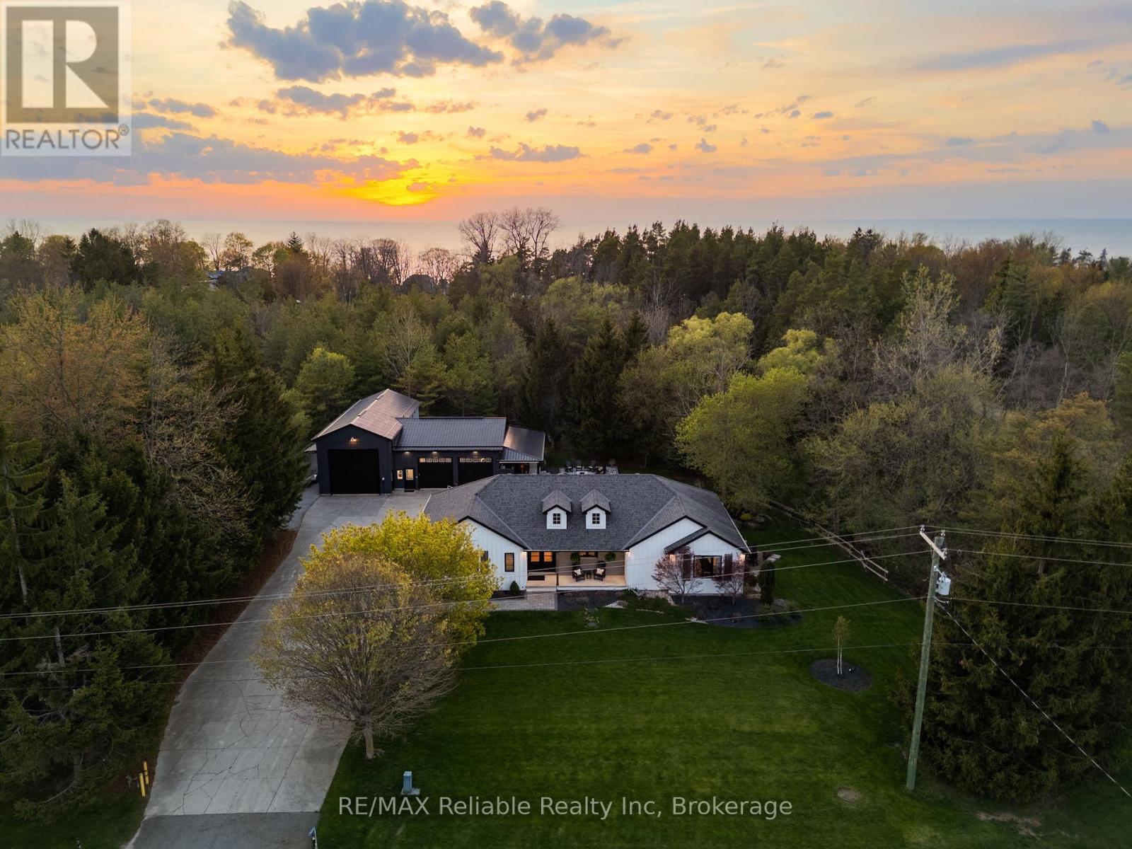 71033 BLUEWATER HIGHWAY, South Huron (Stephen)