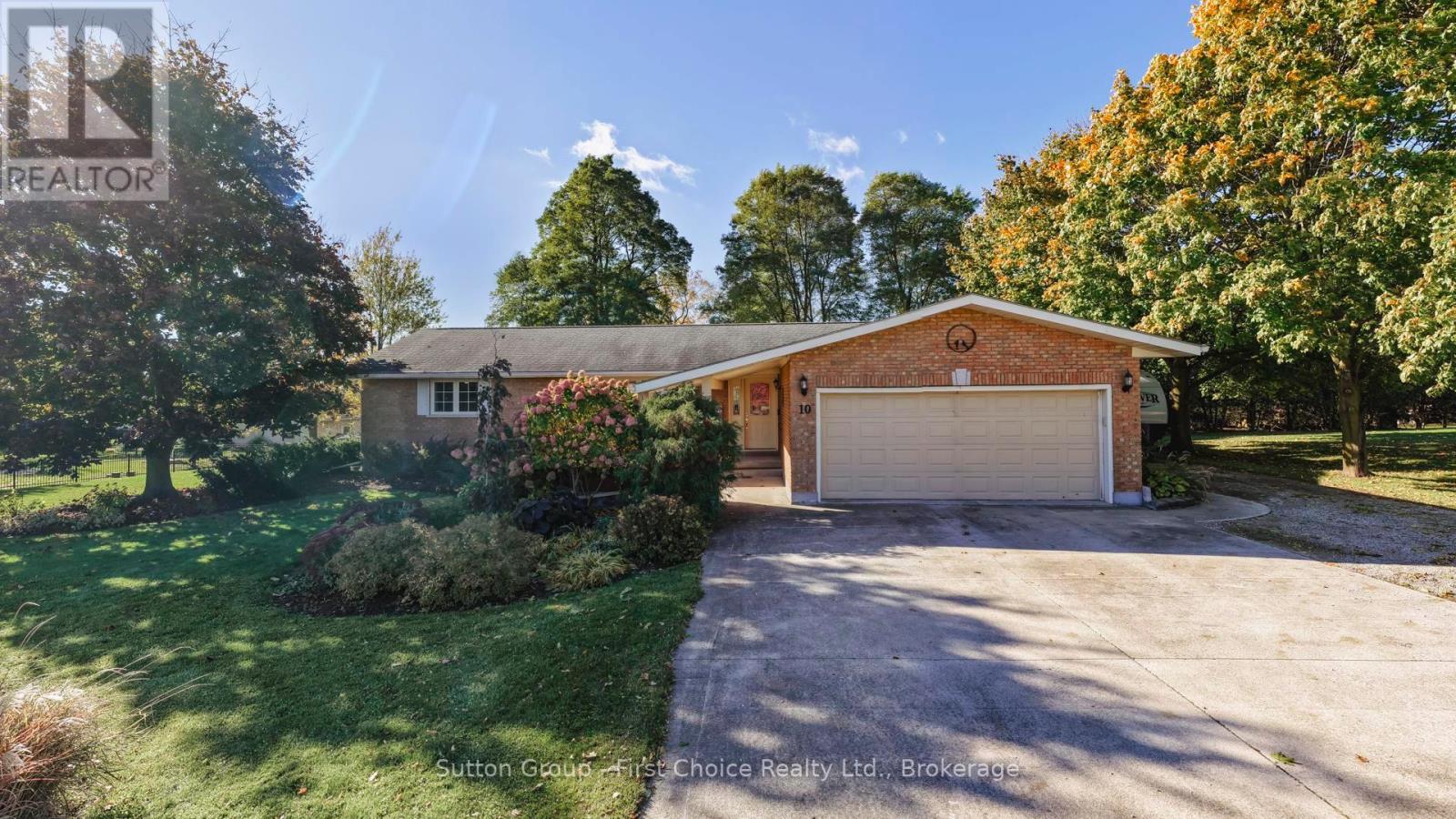 10 BAYFIELD STREET E, Huron East (Egmondville)