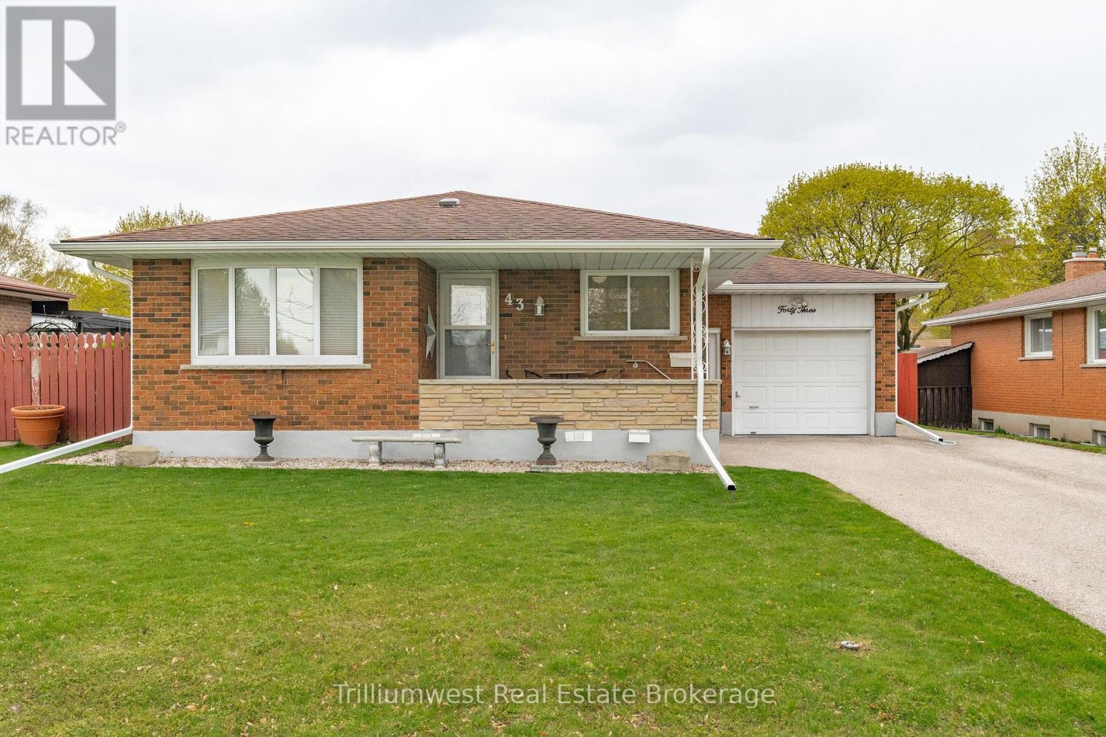 43 TUPPER CRESCENT, Kitchener