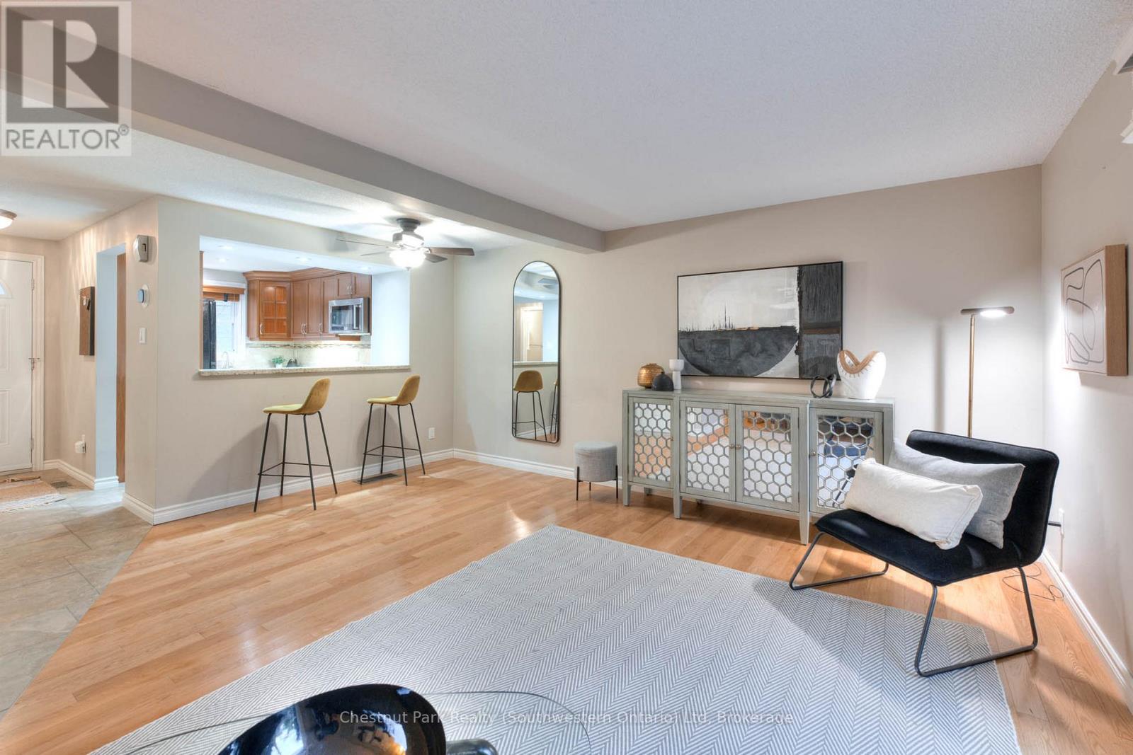 30 - 383 EDINBURGH ROAD S, Guelph (Dovercliffe Park/Old University)