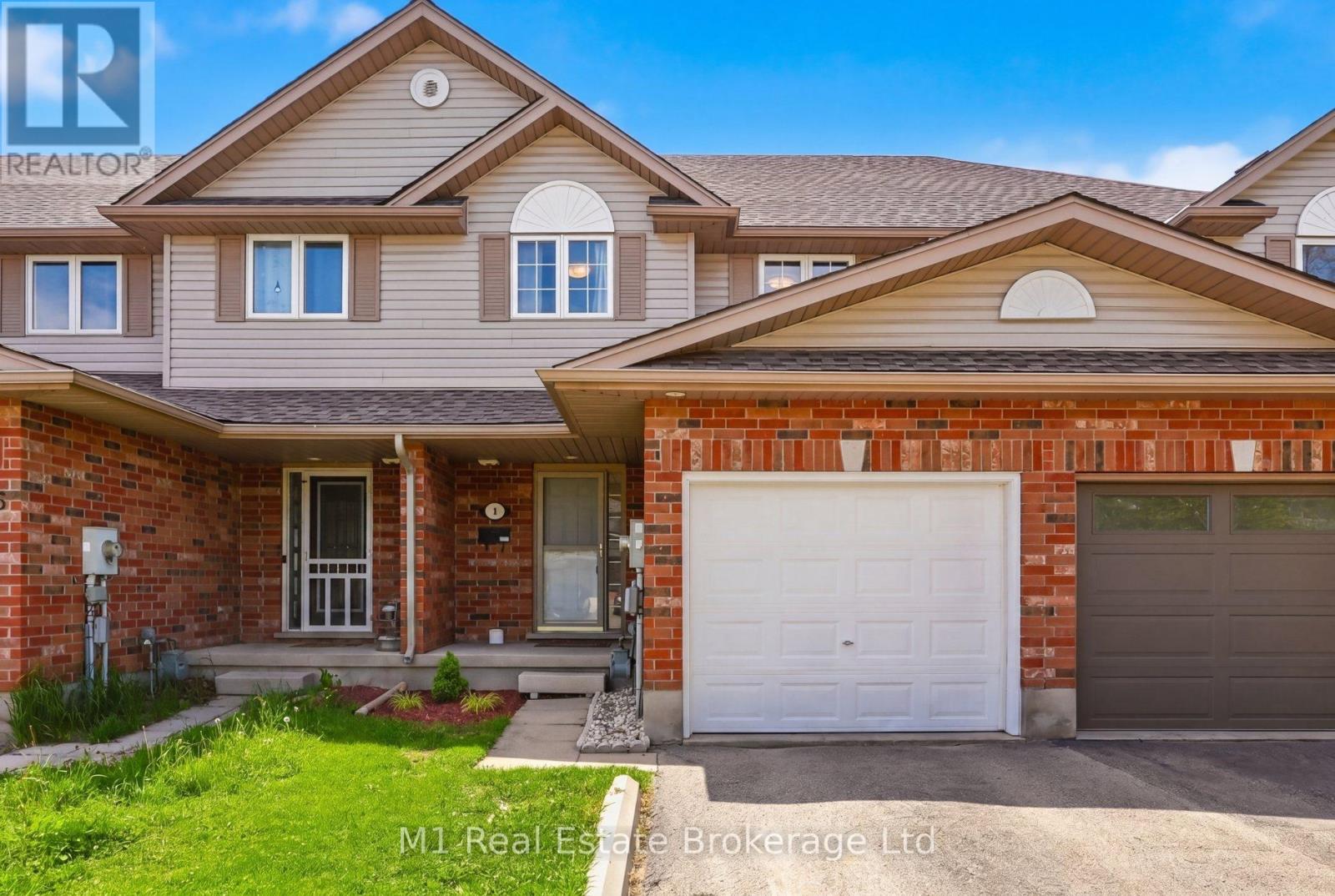 8 RALSTON DRIVE, Guelph (Grange Road)