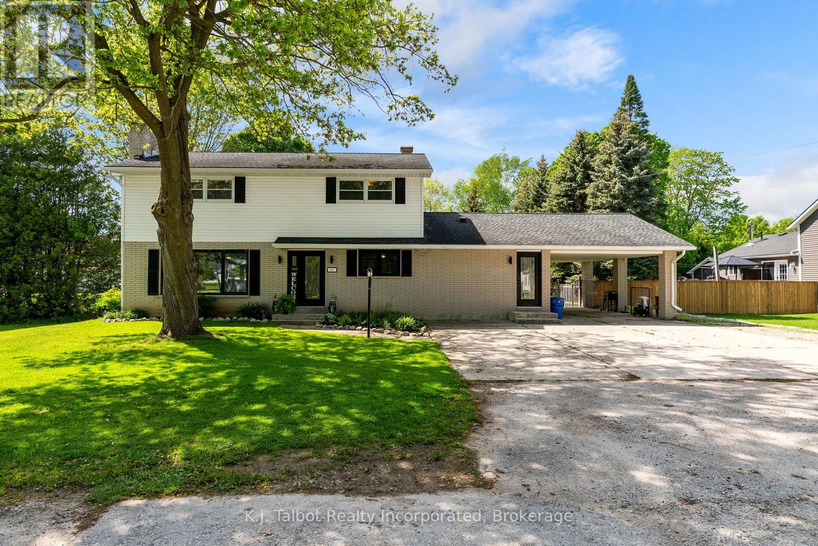 441 COOMBS STREET, North Huron (Blyth)