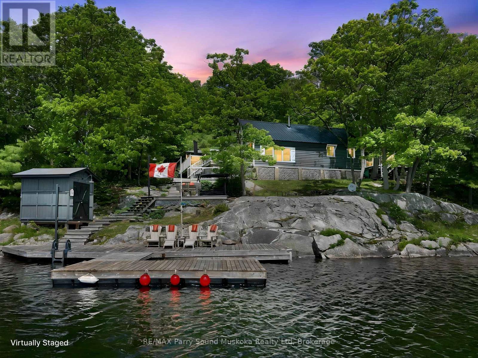 322 HEALEY LAKE WAY, The Archipelago (Archipelago South)
