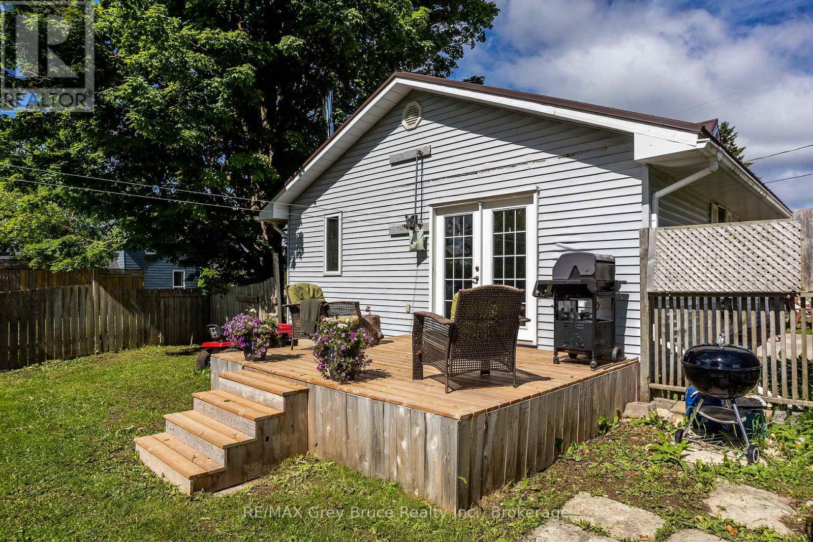 160 GREY STREET W, Southgate