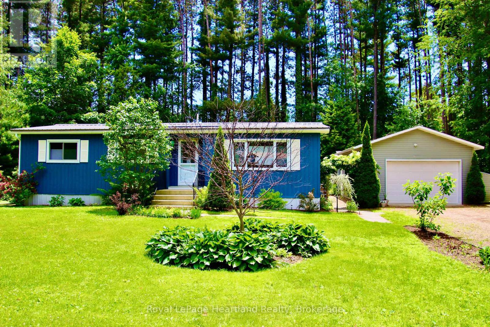 206 CHESTNUT DRIVE, Central Huron (Goderich)