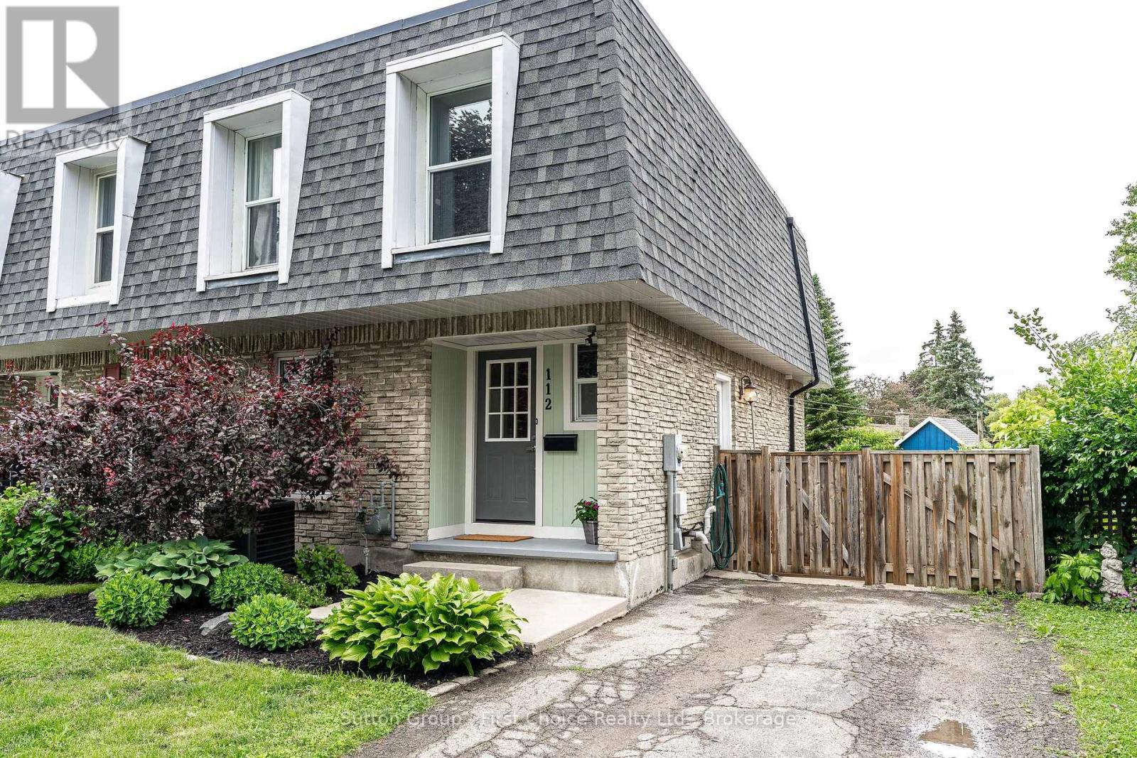 112 KATHRYN CRESCENT, Stratford