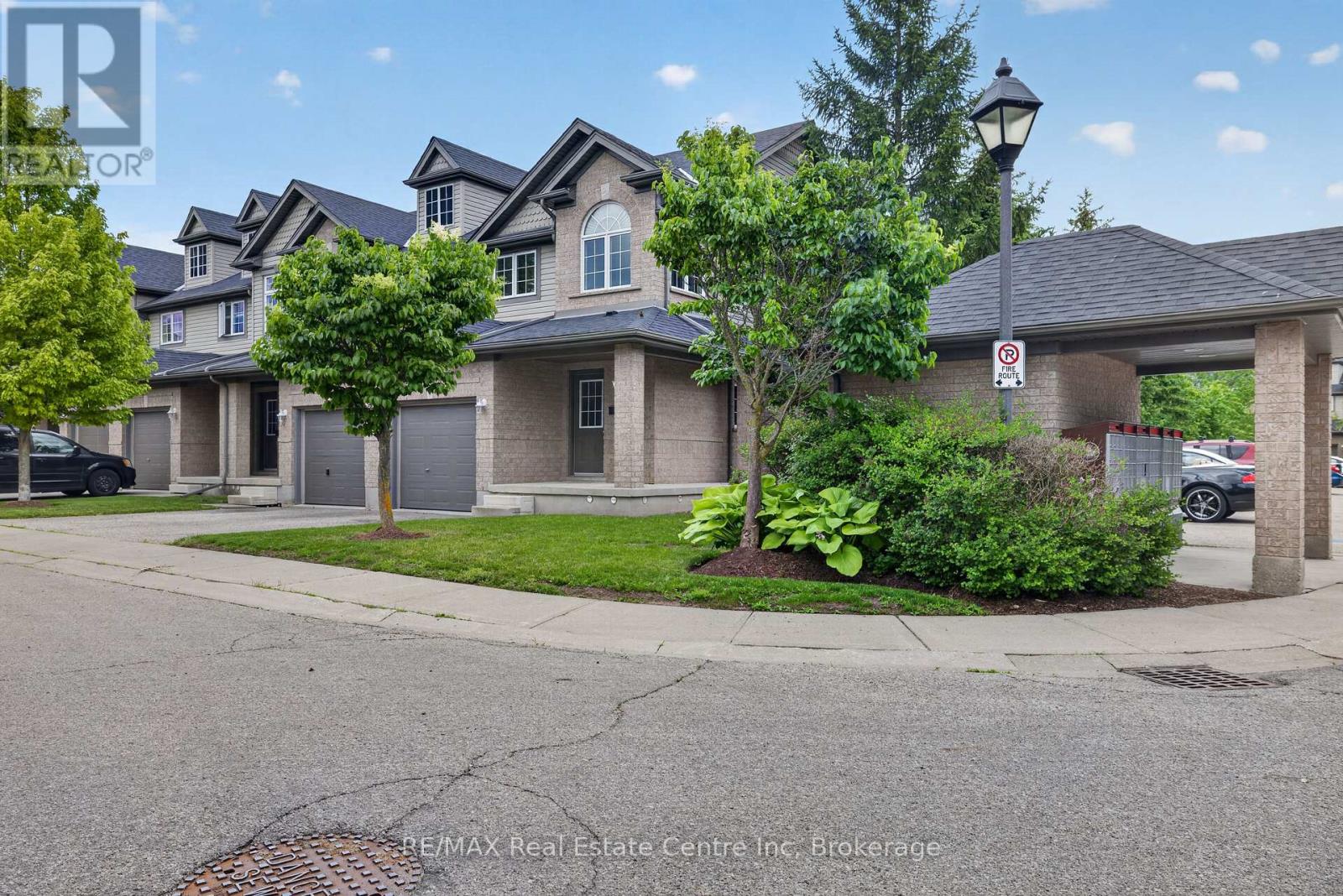 37 - 30 VAUGHAN STREET, Guelph (Clairfields/Hanlon Business Park)