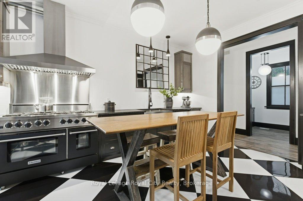 554 WOOLWICH STREET, Guelph (Exhibition Park)